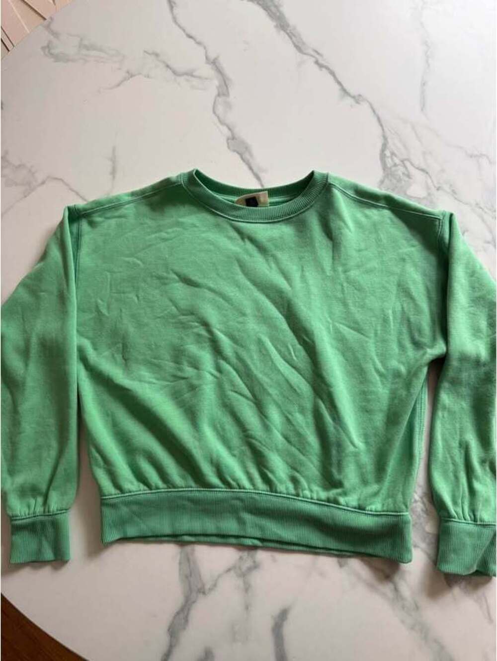 Universal Thread woman’s XS crew neck sweater